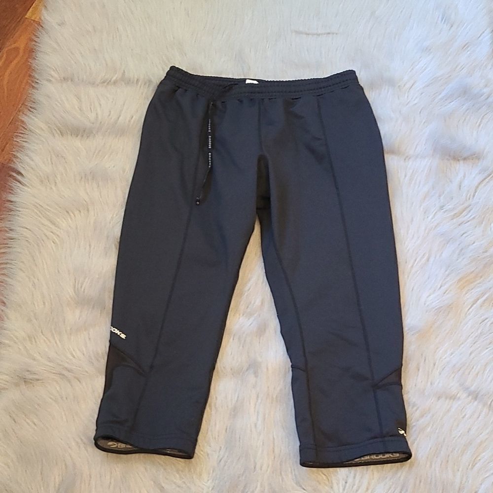 Brooks womens black capris with drawstring size large‎
